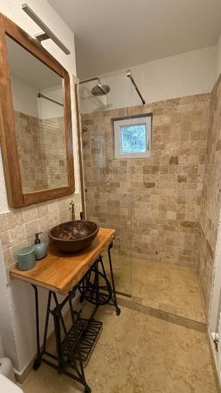 Apartament cu 2 camere semidecomandat, mobilat în Bucovina