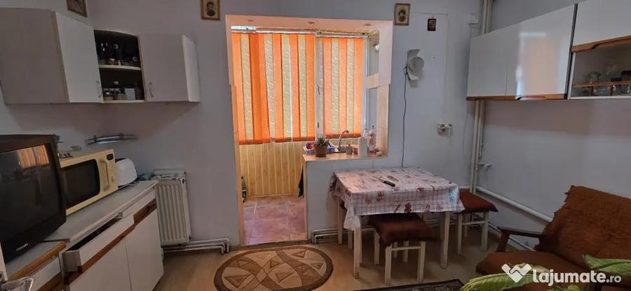 Ofer spre inchiriere apartament cu 2 camere pe b-dul Mihai Viteazu. - 2