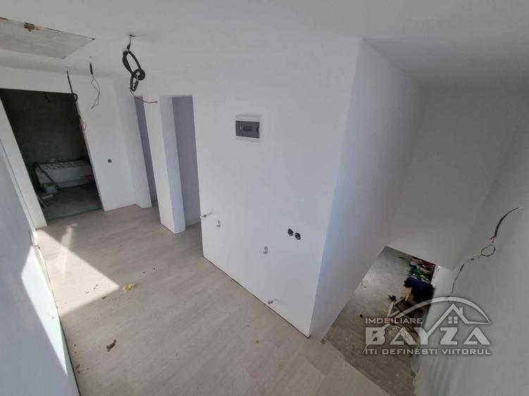 Casă individuală cu 5 camere cu Teren 1200 Mp în Rus