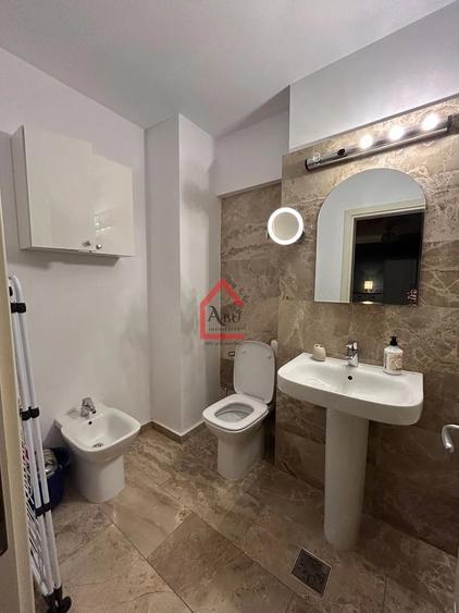 Apartament cu 2 camere semidecomandat în Filiași