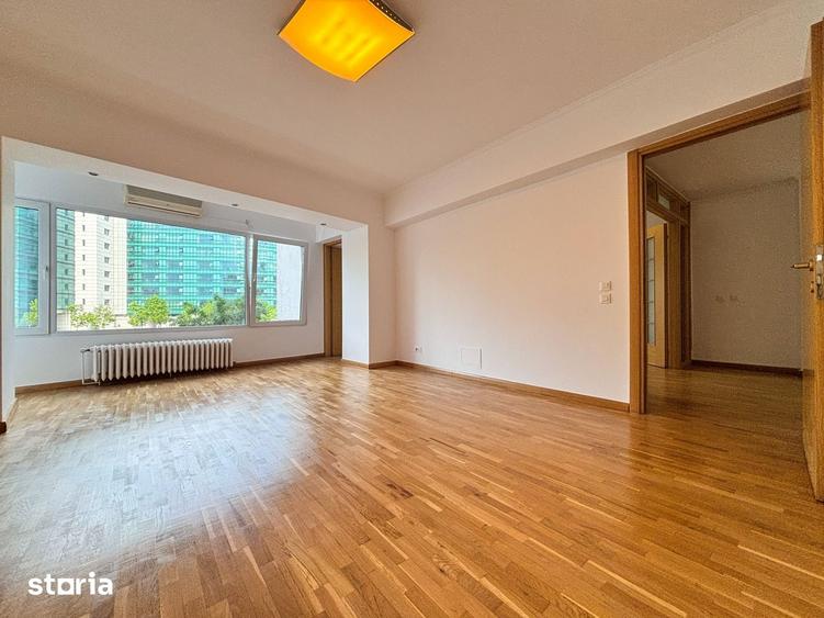 Apartament cu 4 camere decomandat în Centrul Civic