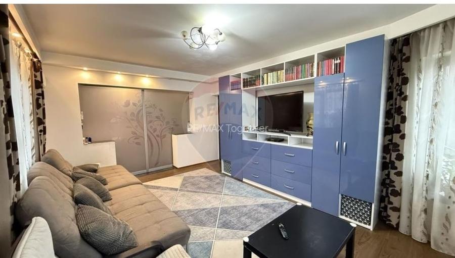 Casă cu 5 camere cu Teren 362 Mp în Exterior Vest