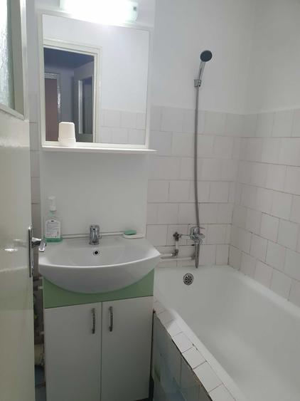 Garsonieră decomandată în Rovine