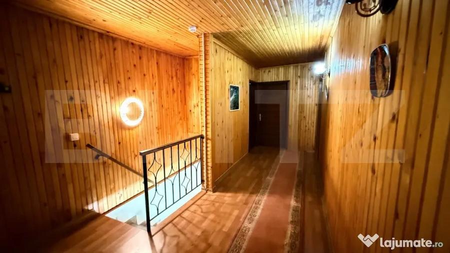 Casă cu 6 camere cu Teren 1108 Mp în Central