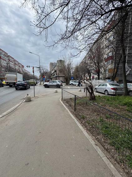 Apartament cu 3 camere decomandat în Giurgiului
