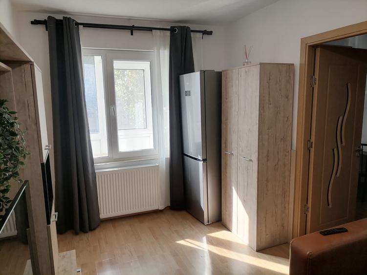 Apartament cu 2 camere nedecomandat în Brotăcei
