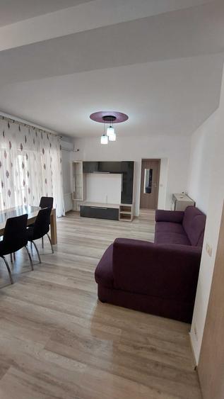 Apartament cu 3 camere decomandat în Giroc