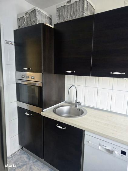 Apartament cu 2 camere decomandat, mobilat în Tei