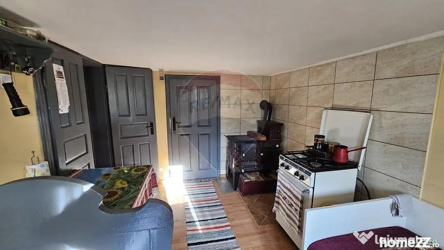 Casă cu 3 camere cu Teren 900 Mp în Cacica