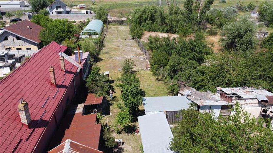 Teren Construcții intravilan de 1033 mp, în Cernele