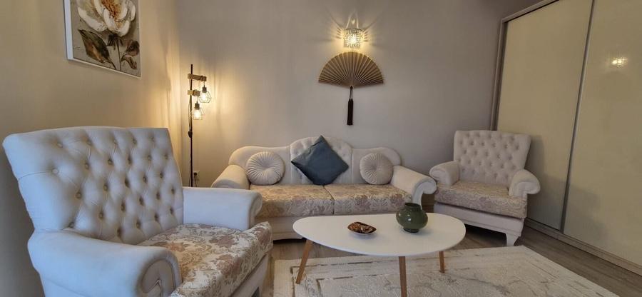 Apartament cu 2 camere semidecomandat, mobilat în Parcul Carol