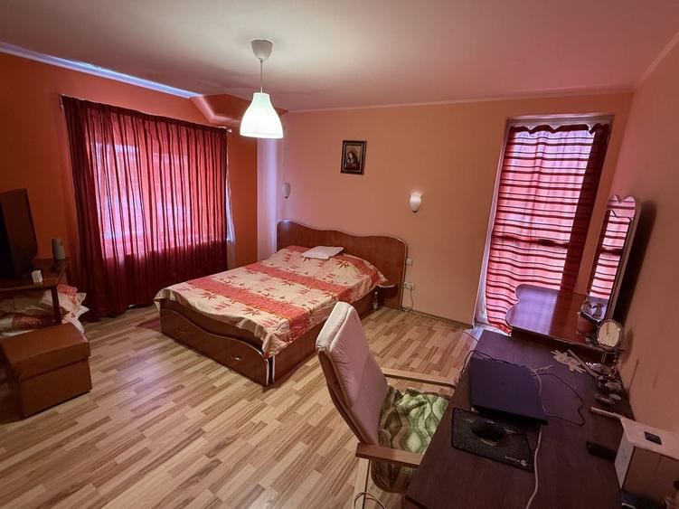Casă individuală cu 4 camere cu Canalizare în Berceni
