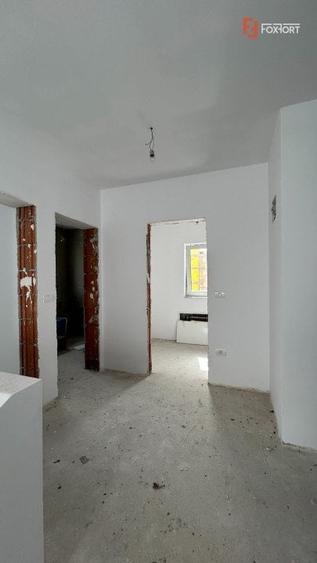 Duplex cu 5 camere cu Canalizare în Dumbrăvița