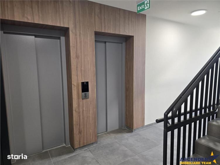 Apartament cu 3 camere decomandat în Tractorul