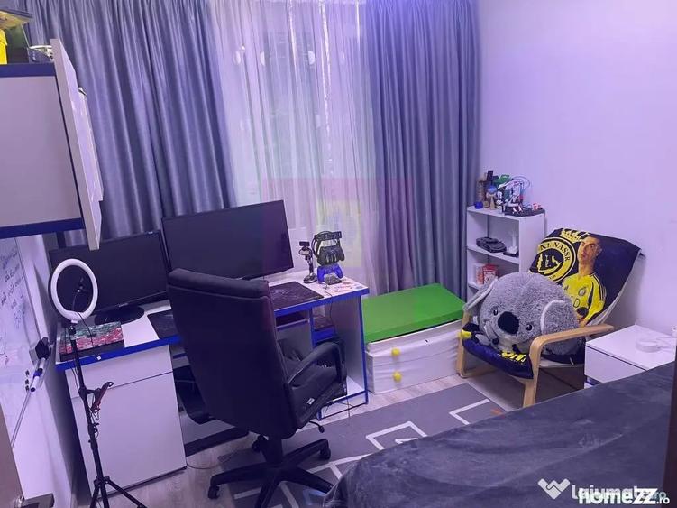 Apartament cu 3 camere decomandat în P-ța Reșița