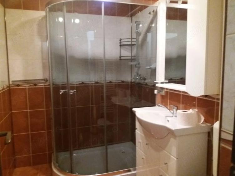 Apartament cu 2 camere decomandat în Între Lacuri