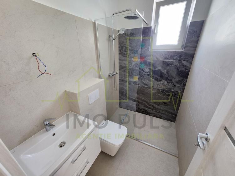 Duplex cu 5 camere cu Canalizare în Moșnița Veche