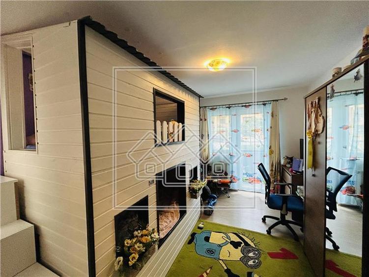 Ap spatios, mobilat si utilat, 3 camere, 2 balcoane, 2 parcari - 4
