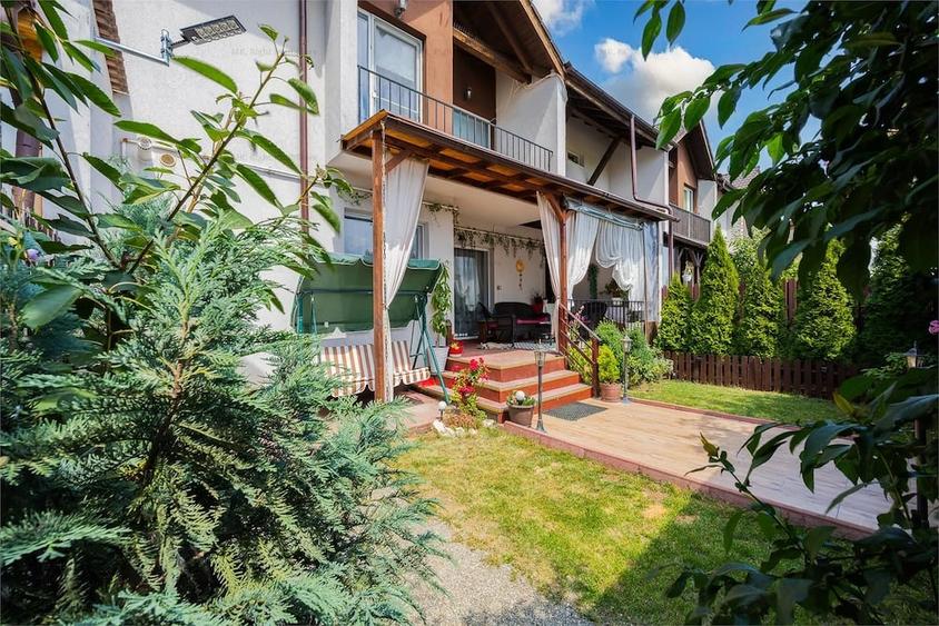 Casă cu 5 camere cu Teren 227 Mp în Sânpetru