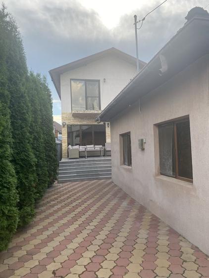 Casă cu 4 camere în Central