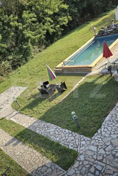 Casă individuală cu 3 camere cu Canalizare în Luncoiu de Sus