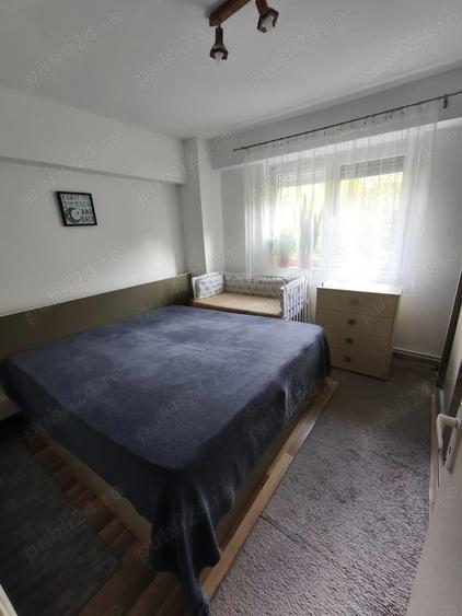 Apartament cu 3 camere semidecomandat în Micro 16
