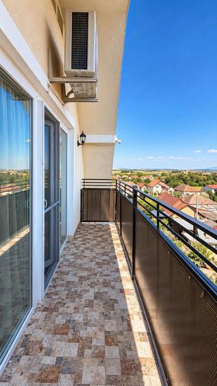 Apartament cu 3 camere decomandat în Bucovăț (Remetea Mare)