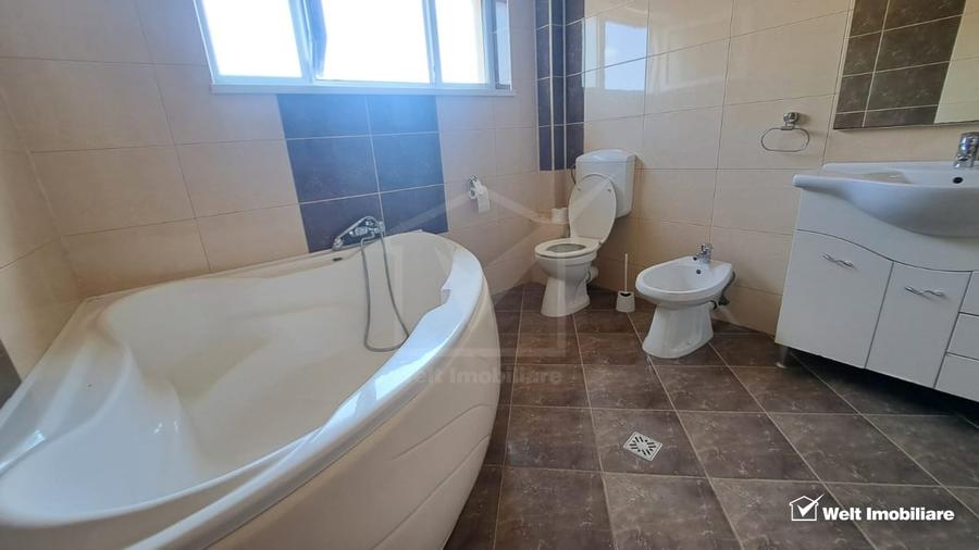 Casă individuală cu 5 camere cu Canalizare în Someșeni