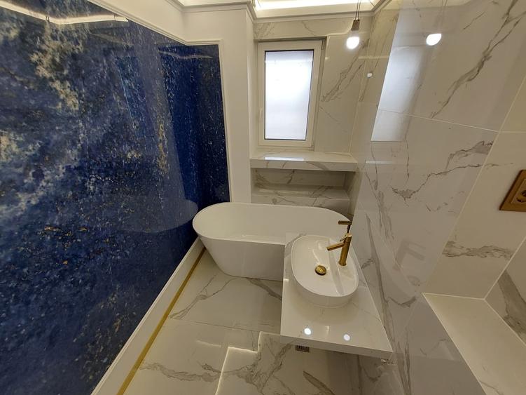 Penthouse cu 2 camere decomandat în Aradului