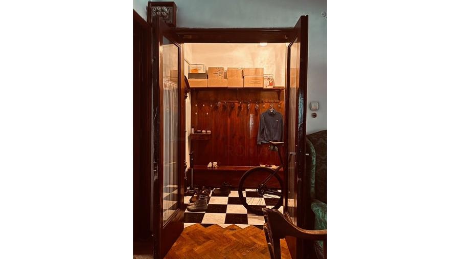Apartament cu 4 camere semidecomandat în Armeneasca