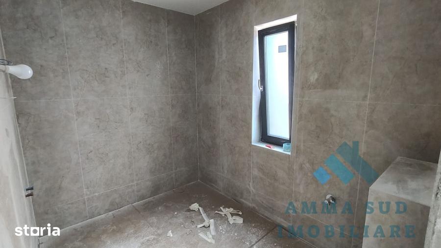 Casă cu 5 camere cu Teren 344 Mp în Central