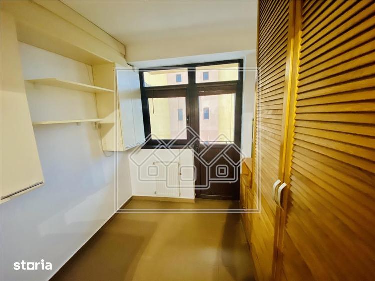 Ap decomandat, 2 camere si balcon, etaj 13, zona Pictor Brana - 12