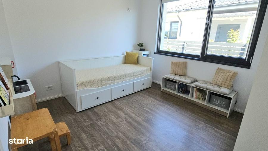Casă cu 4 camere cu Teren 338 Mp în Tunari