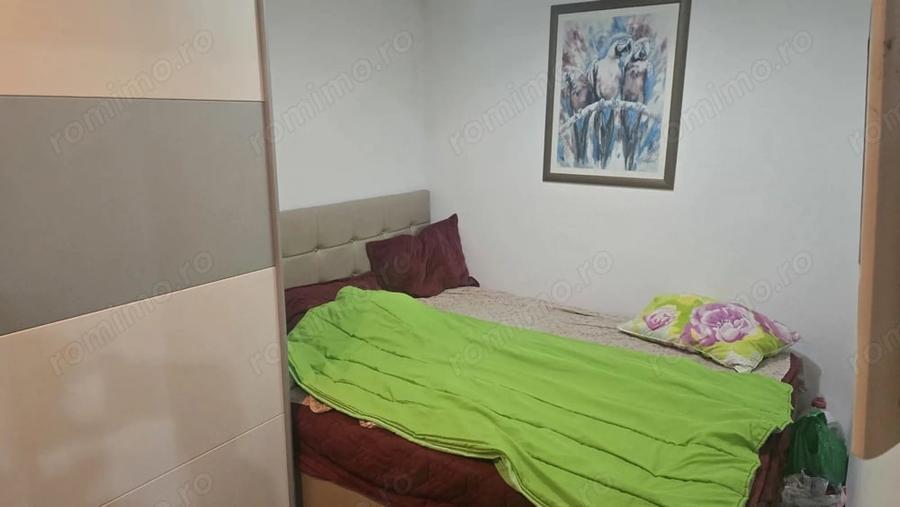 Apartament cu 3 camere semidecomandat în Dacia