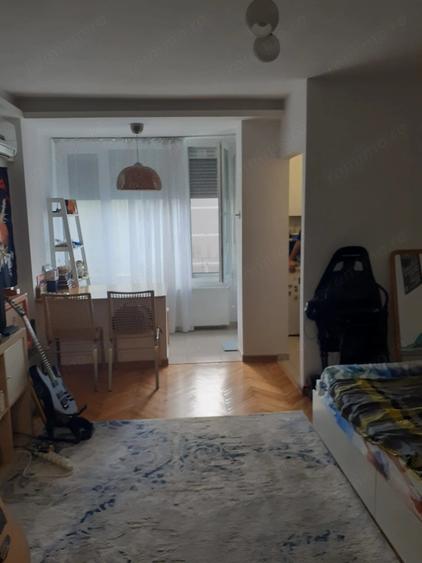 Garsonieră decomandată în Take Ionescu