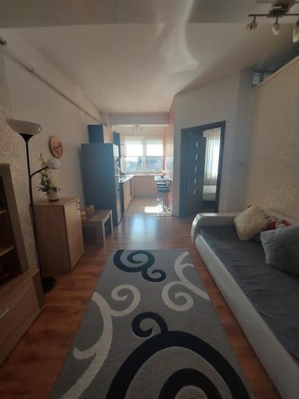 Apartament cu 2 camere semidecomandat în Calea Moldovei