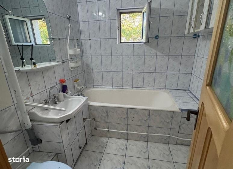 Apartament cu 2 camere decomandat în Nicolina