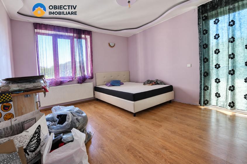 Casă individuală cu 7 camere cu Canalizare în Sărata