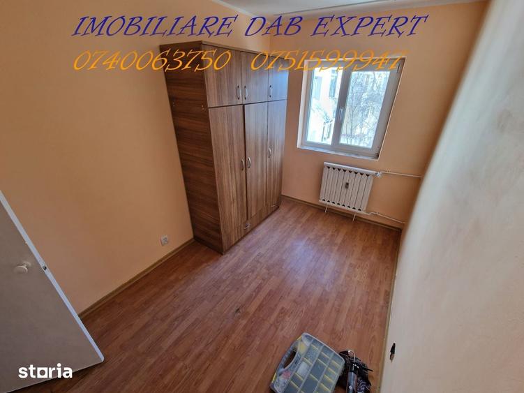 Apartament cu 3 camere în Micro 17