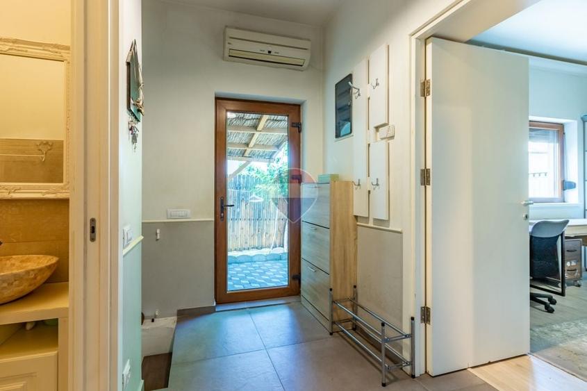 Apartament cu 4 camere semidecomandat, mobilat în Turda