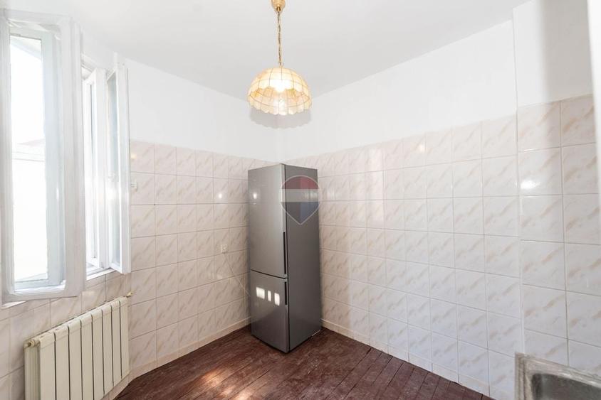 Casă individuală cu 5 camere cu Teren 125 Mp în Gara de Nord