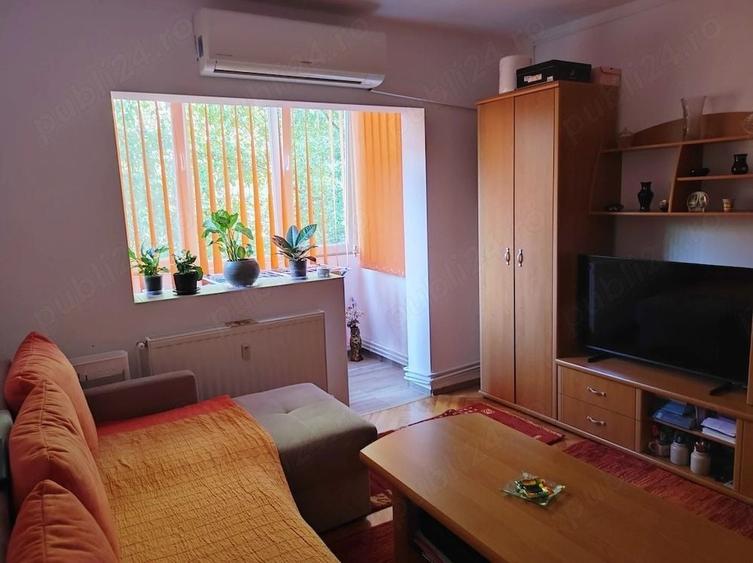 Apartament cu 2 camere semidecomandat, mobilat în Girocului