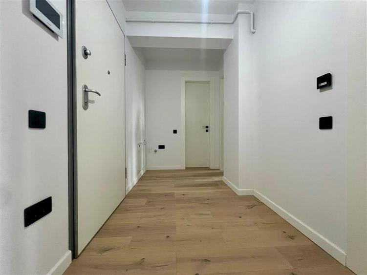 Apartament cu 2 camere decomandat în Aeroport