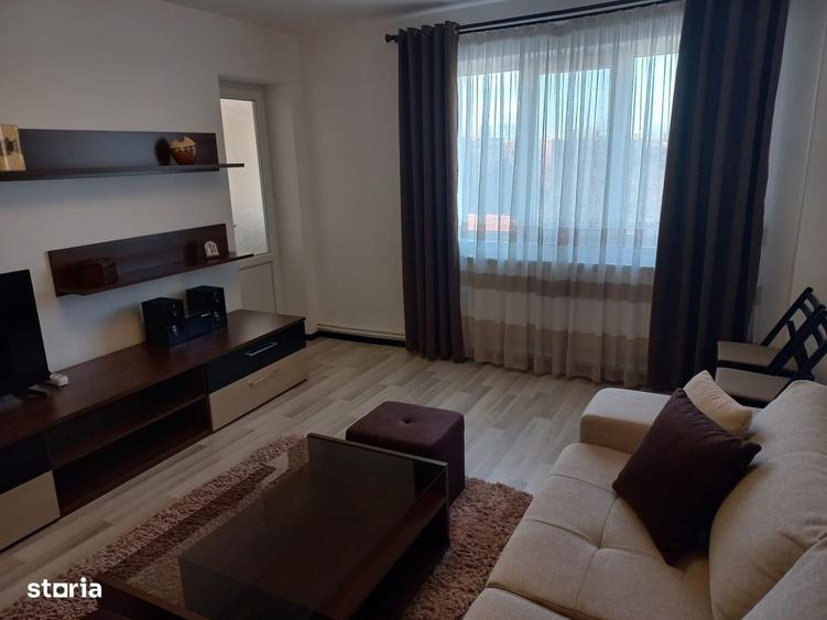 Apartament cu 3 camere în 1 Mai