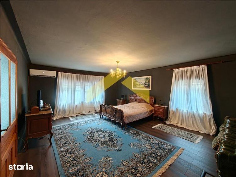 Casă cu 6 camere cu Teren 2142 Mp în Păuliș