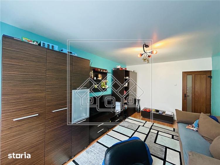 Apartament cu 2 camere decomandat în Calea Dumbrăvii