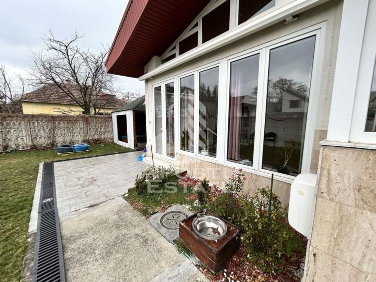 Casă cu 6 camere cu Teren 588 Mp în Lipovei