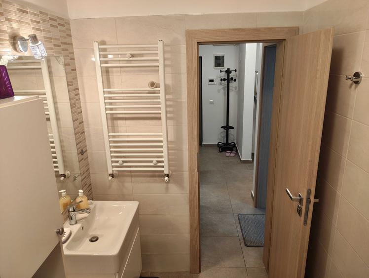 Apartament decomandat în Parcul Carol
