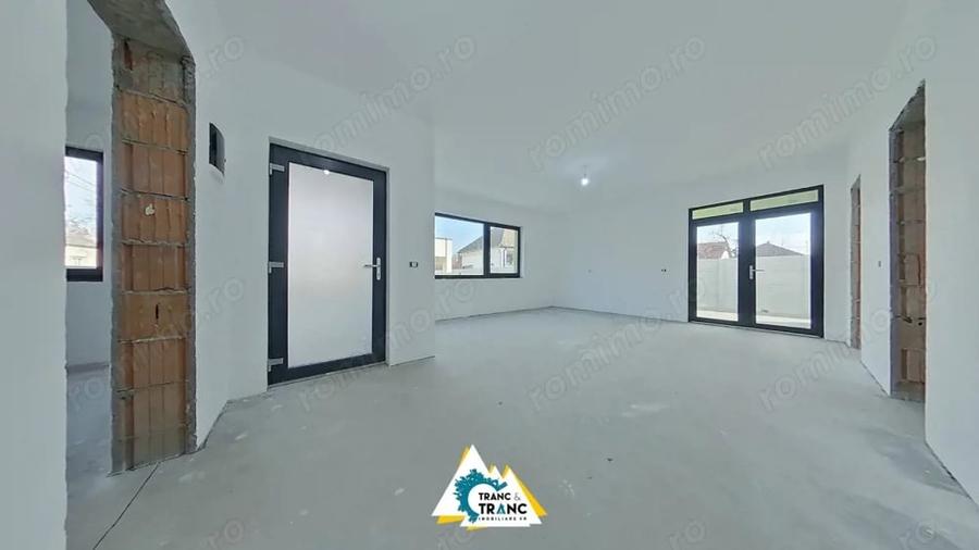 Casă cu 3 camere cu Teren 276 Mp în Vladimirescu