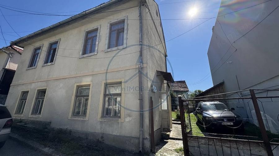 Casă cu 5 camere cu Teren 502 Mp în Central